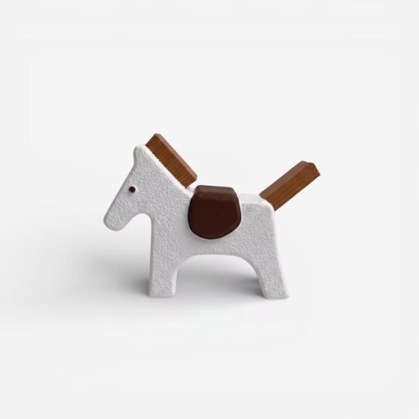 Aromae's Poney — Classic White